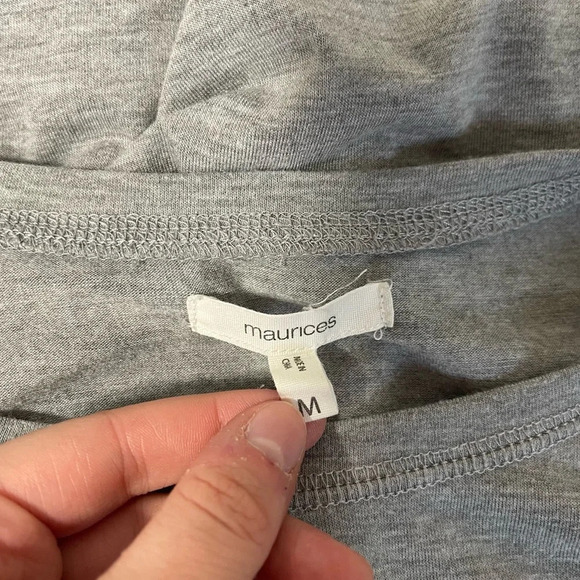 Maurices Light Gray & White Campfire Summer Graphic Tee Medium Women’s - Picture 7 of 9